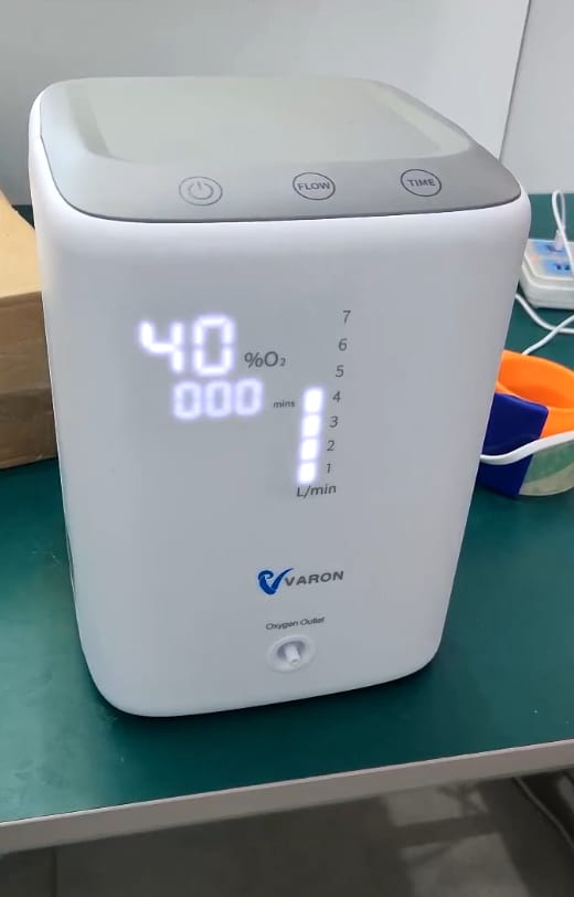 Customer photo review of VARON generatore di ossigeno per uso domestico, modello VH-3, regolabile da 1 a 7 litri/minuto.