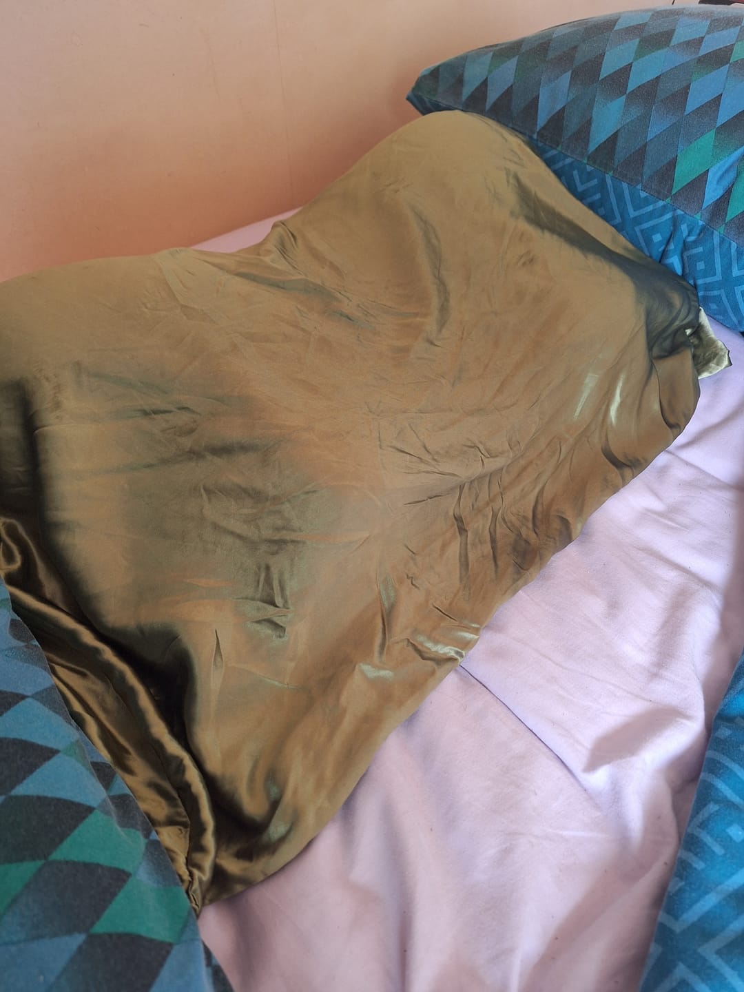 Customer photo review of Olive Green Mulberry Silk Pillowcase – NZ Standard Size (Queen), Zip Closure