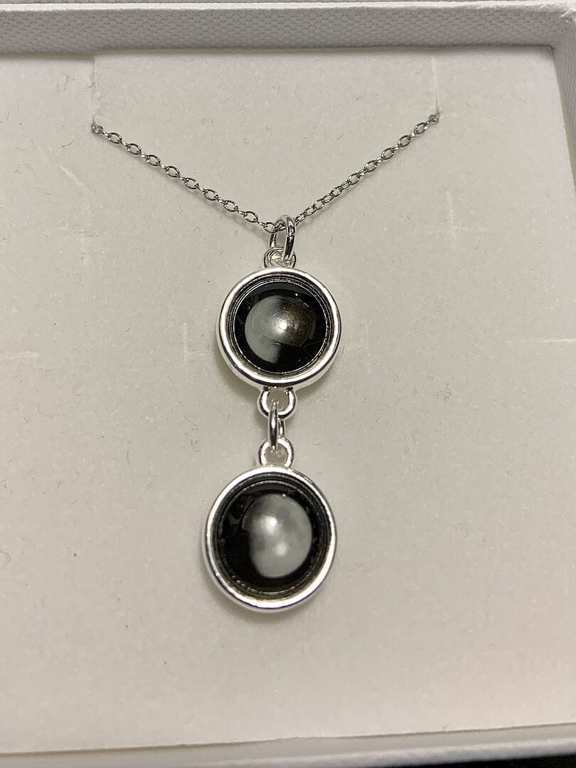 Customer photo review of Mini Ituri Necklace in Silver