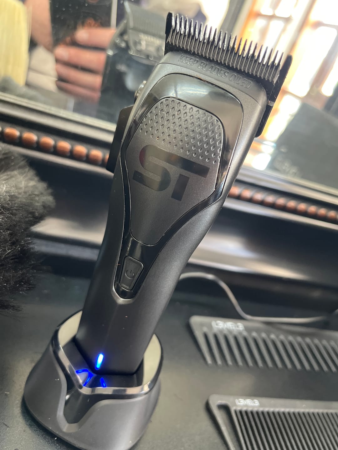 Customer photo review of Clipper Supreme Trimmer Darkstar 72 Negro