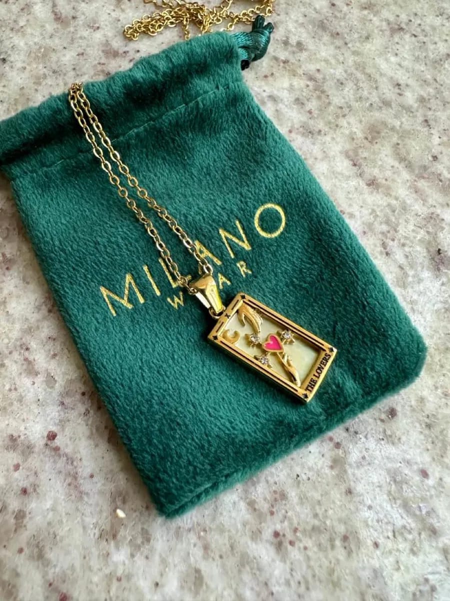 Customer photo review of Colección Tarot - Collares con Colgantes de las Cartas (Chapado en Oro 18K)