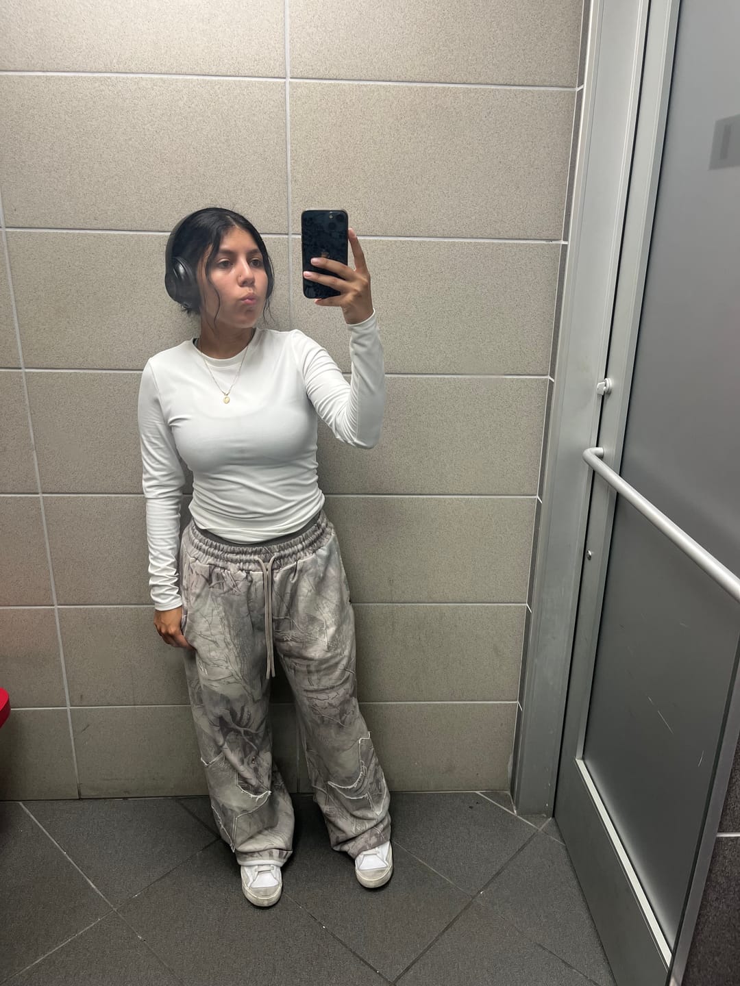 Customer photo review of 2058 - Superstar Sweats