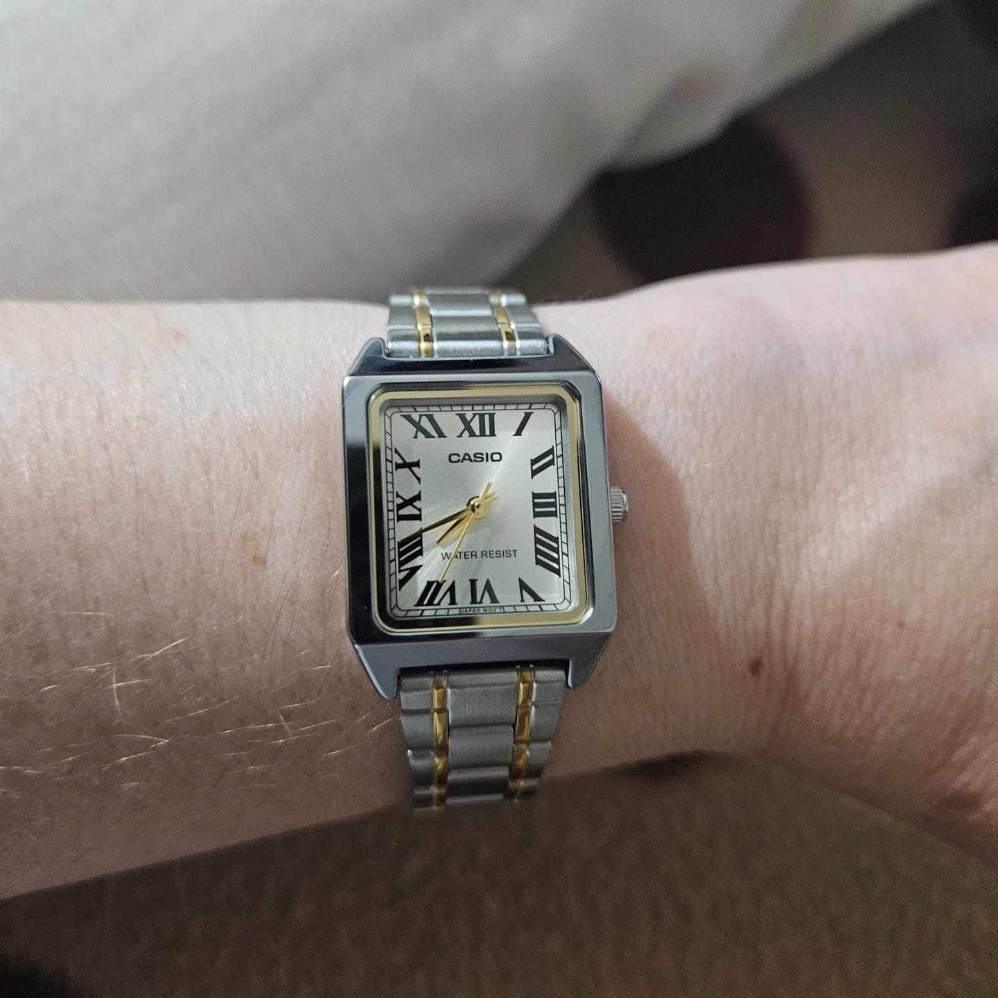Customer photo review of Reloj Casio Tank Análogo LTP-V007SG-9BUDF Acero Champaña