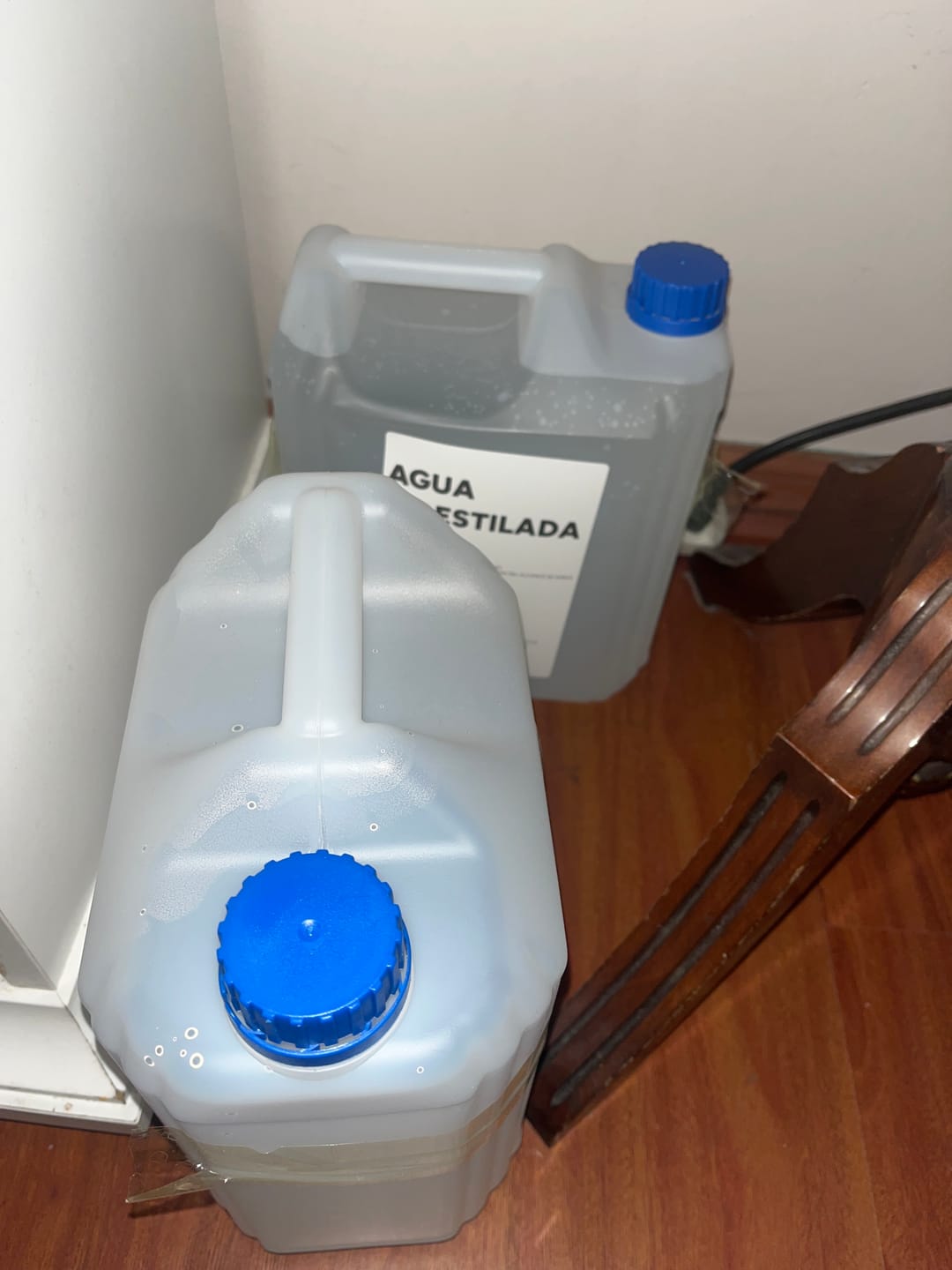 Customer photo review of Agua calidad Bidestilada - Bidón de 5 Litros