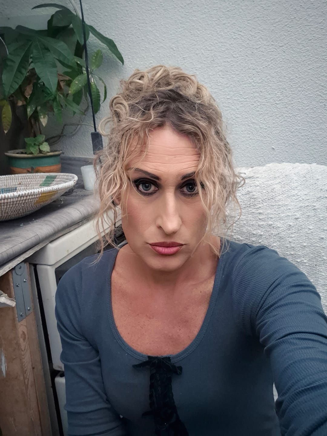 Customer photo review of Stranded Curly Hair Messy Bun Scrunchie - Colour #10/613 Camelia