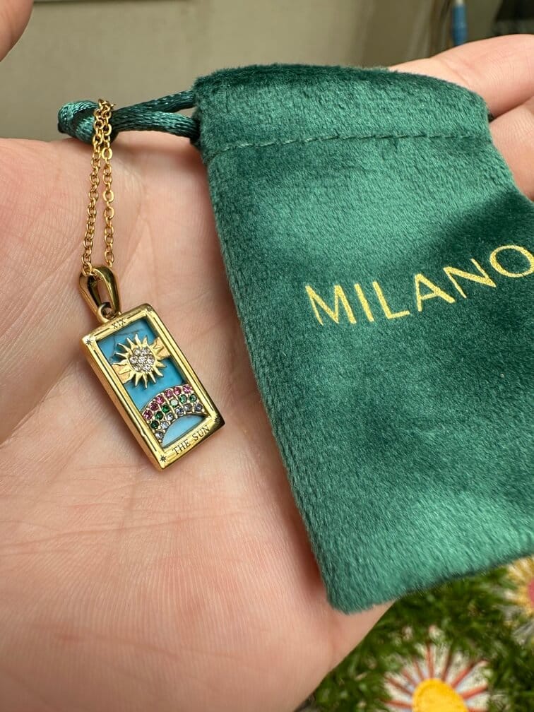 Customer photo review of Colección Tarot - Collares con Colgantes de las Cartas (Chapado en Oro 18K)