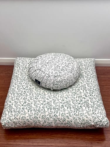 Customer photo review of Holly Sage - Meditation comfort bundle