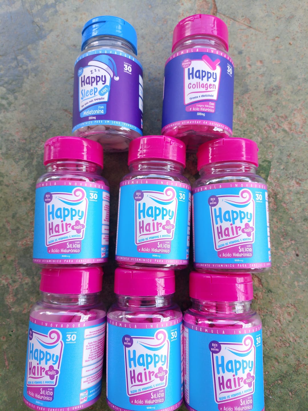 Customer photo review of Happy Hair 3 Potes + 3 Potes Grátis + 1 Pote de Melatonina + 1 Pote de Colágeno (Total 8 Potes)