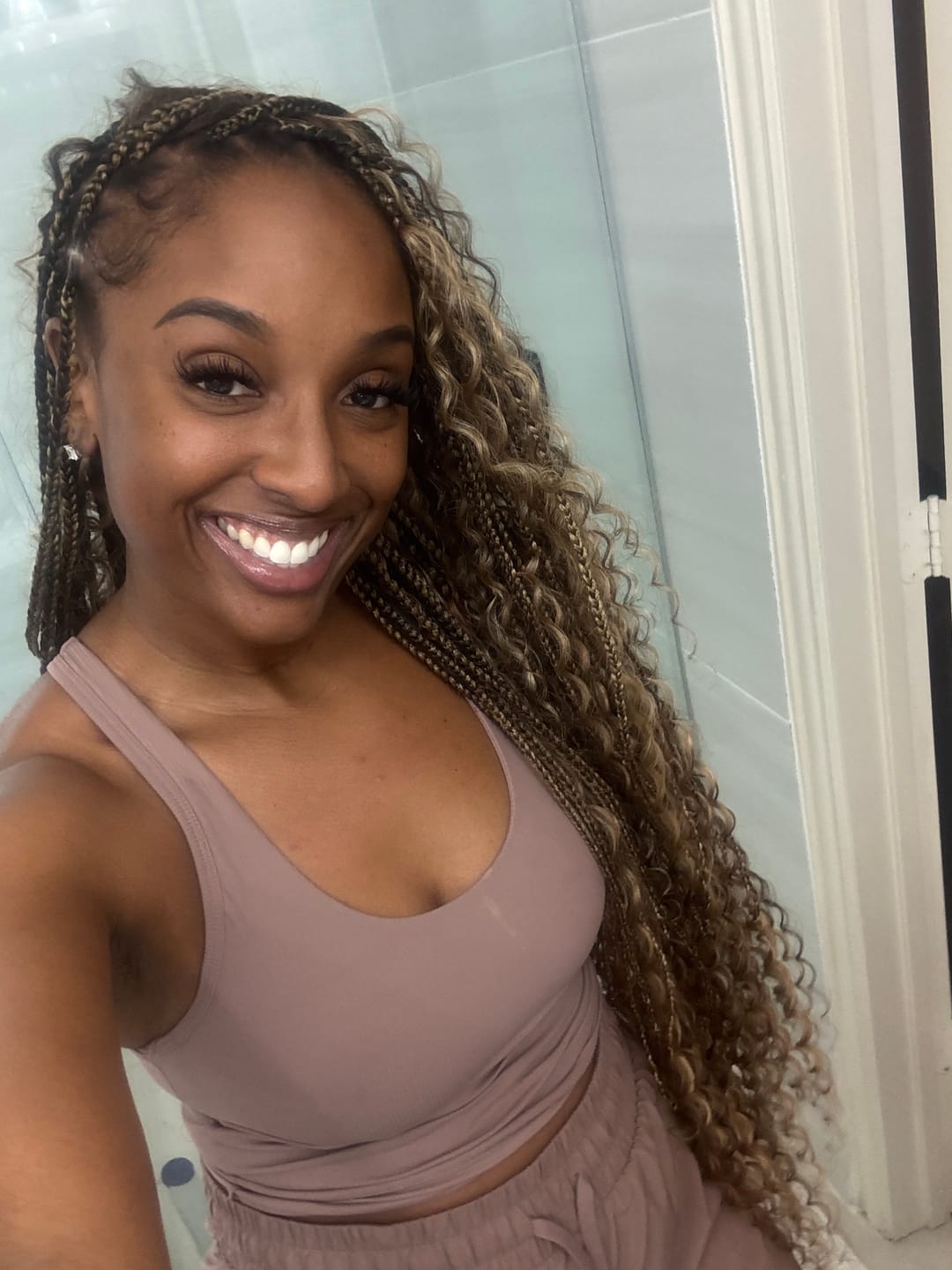 Customer photo review of Double Drawn Burmese #27/#30/#613 Mix Color Blend Deep Wave Human Hair Bulk