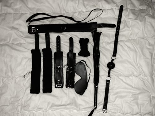 Customer photo review of Pu Handcuffs And Shackles Props yv31901