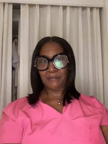 Customer photo review of CurlyMe 7x5 HD Lace Glueless Bob Wigs Wear Go Pre Cut Lace Human Hair Wigs