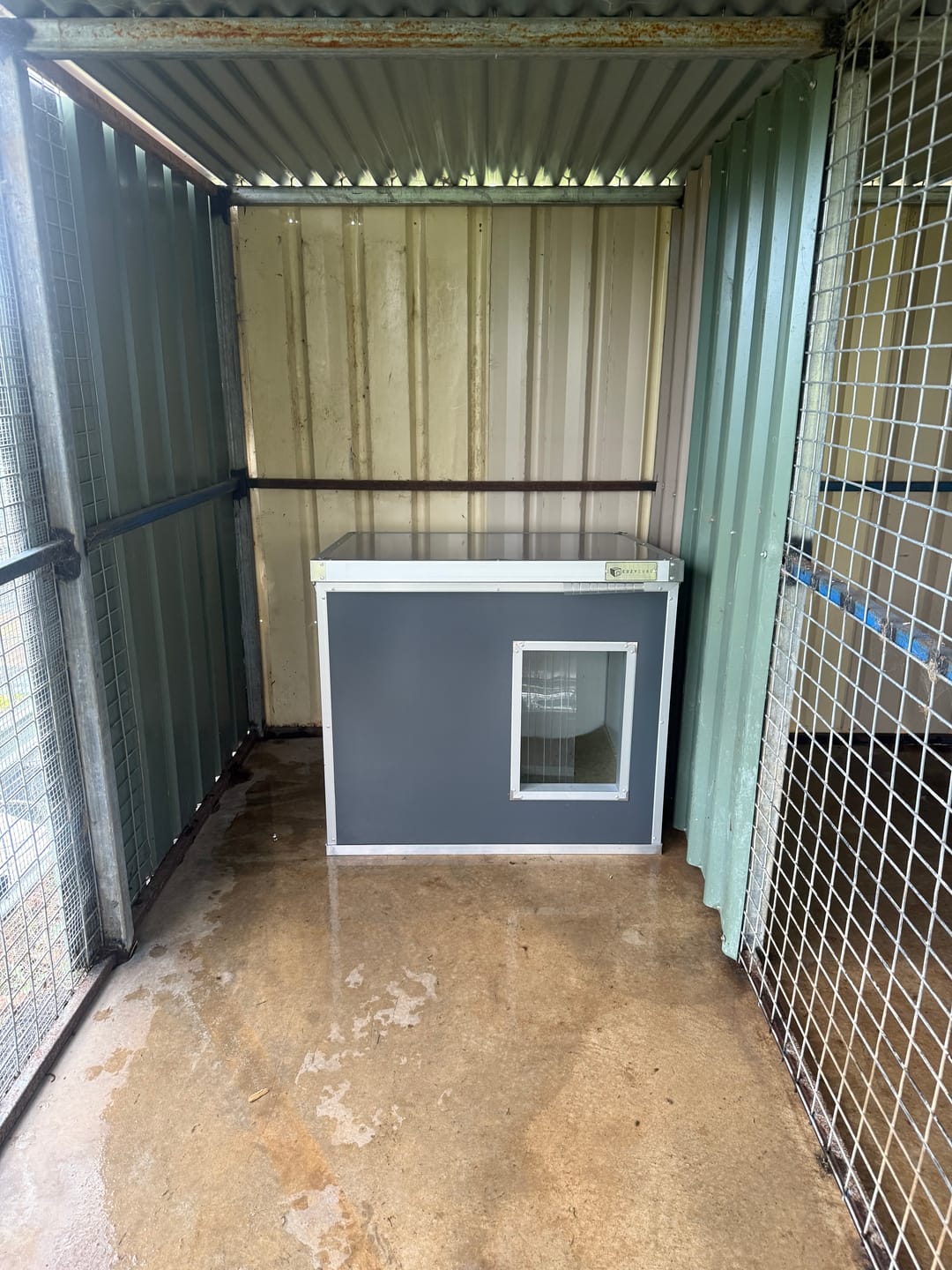 Customer photo review of CozyCube Coldroom Panel Insulated Dog House