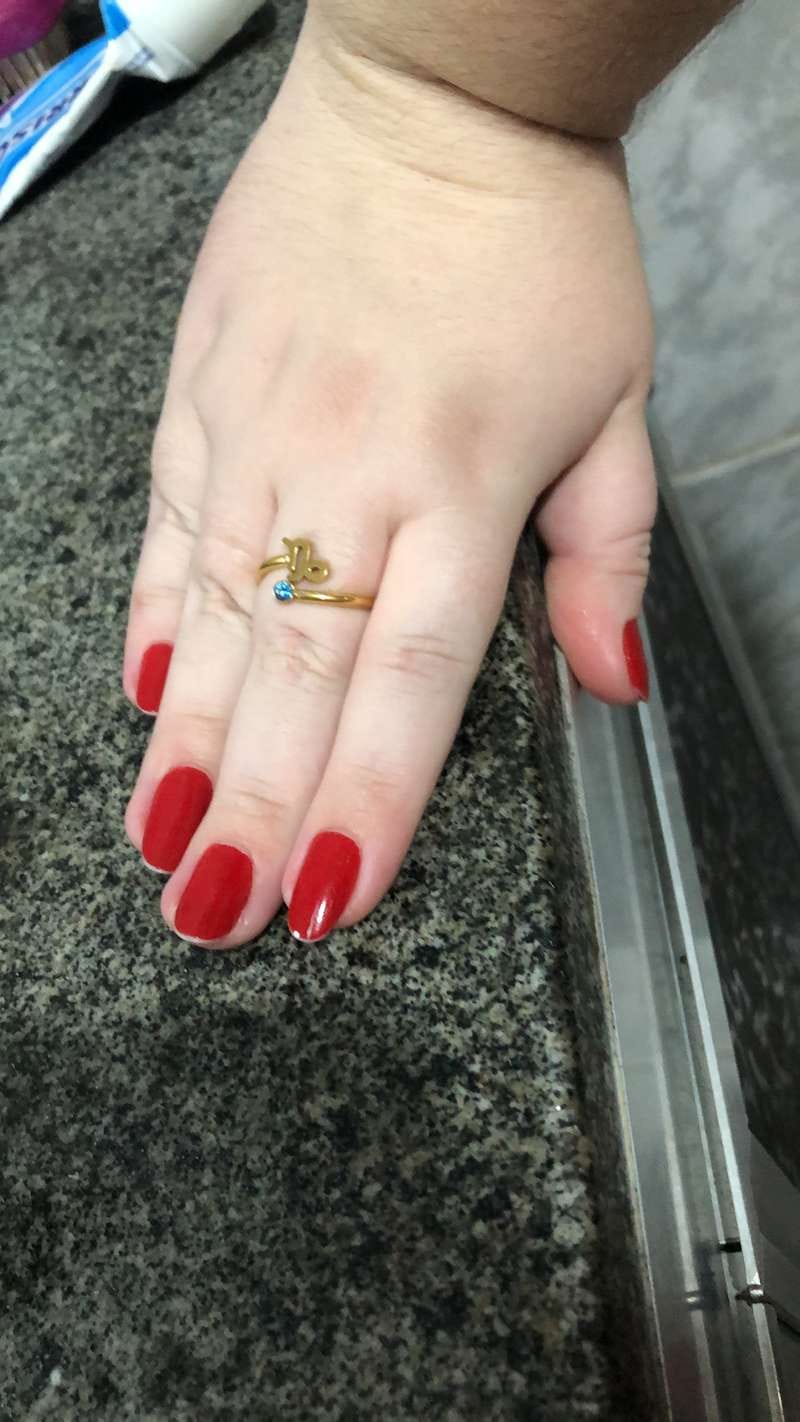 Customer photo review of Anillo Zodíaco (Chapado en Oro 18K)