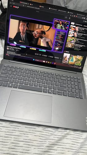 Customer photo review of Laptop Lenovo Yoga Pro 9i Touchscreen Intel Core Ultra 9 Series 2 32GB RAM 1TB SSD 16" NVIDIA GeForce RTX 5060 Luna Grey