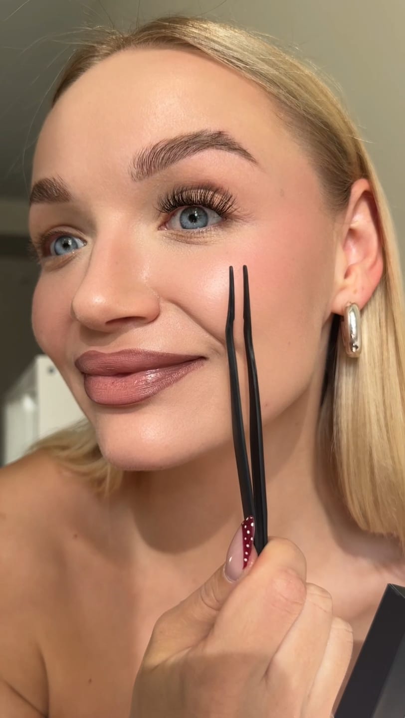 Customer photo review of Infinaluxe Lash Applicator and Lash Brush