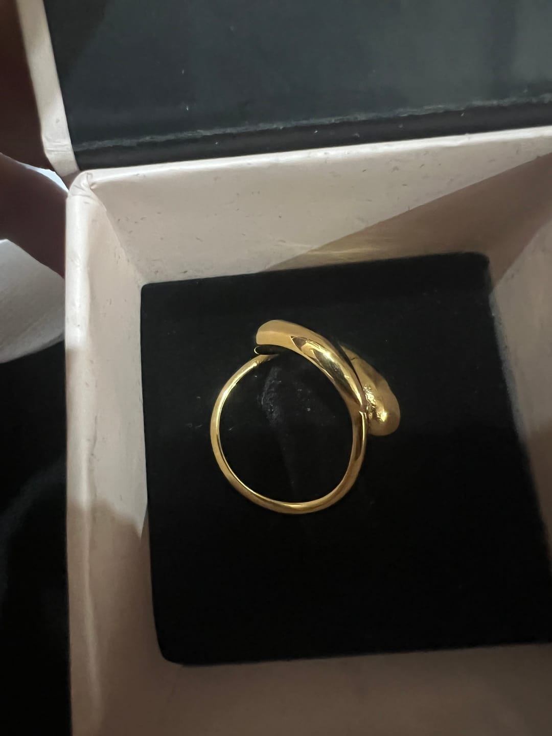 Customer photo review of Gold Plated Adjustable Finger ring