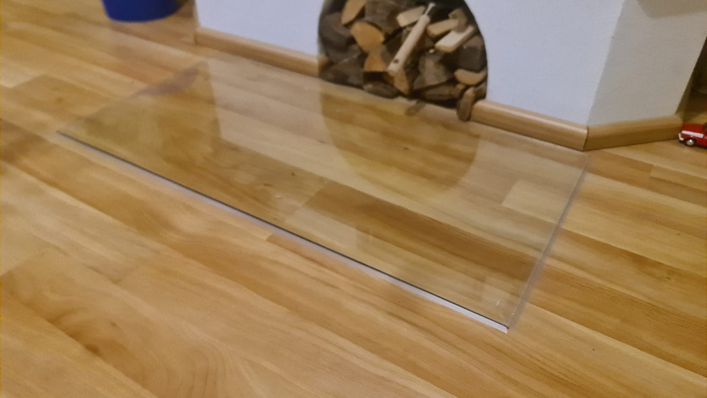 Customer photo review of Silikon-Dichtlippe Schmutzlippe für Glasplatte, Kaminplatte, Ofenplatte, Bodenplatte - 4-fach MAX