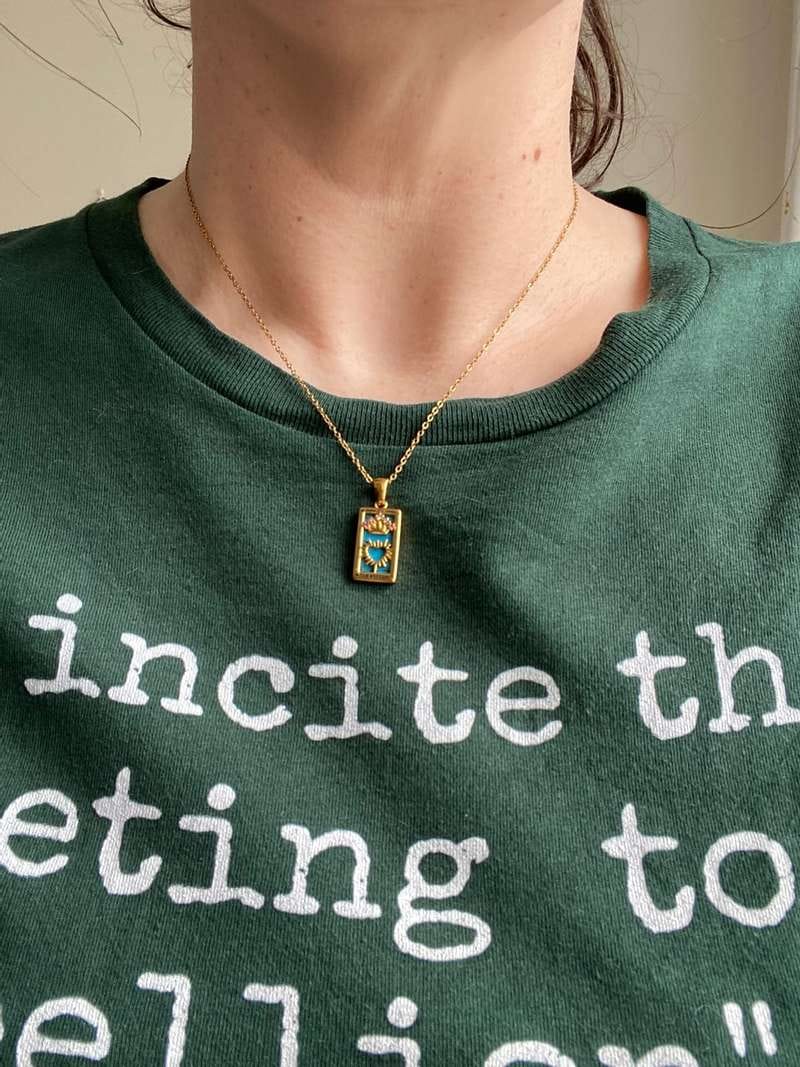 Customer photo review of Colección Tarot - Collares con Colgantes de las Cartas (Chapado en Oro 18K)
