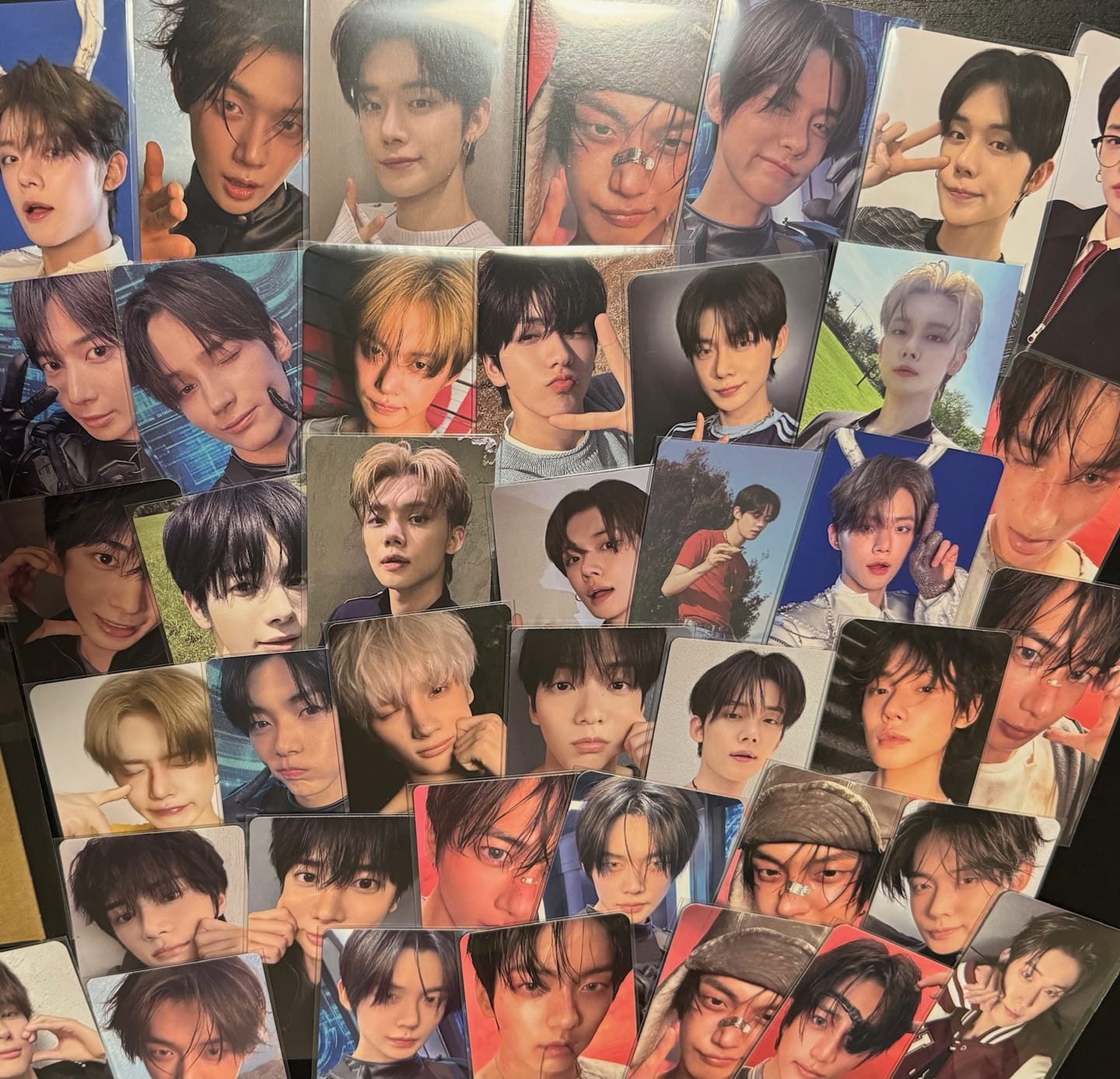 Customer photo review of PREMIUM PHOTOCARD SLEEVES - PURPLE VERSION (57x88MM)
