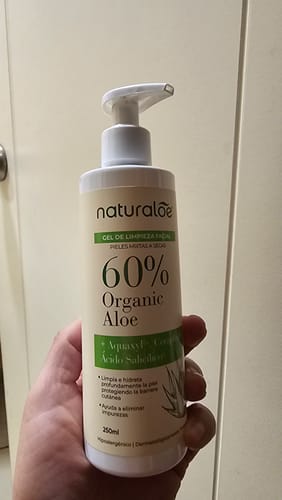 Customer photo review of Gel Limpiador Rostro Naturaloe Piel Mixta a Seca 250 ml