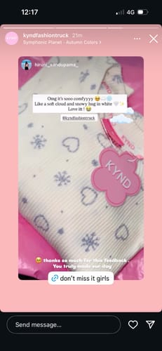 Customer photo review of Snowy Day Dream Crop Balloon Sleeve Pullover