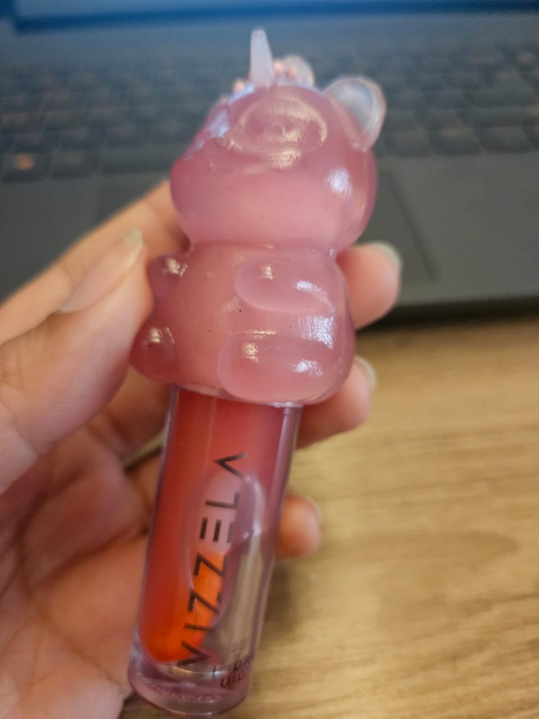 Customer photo review of Lip Oil Gummy Panda – VIZZELA