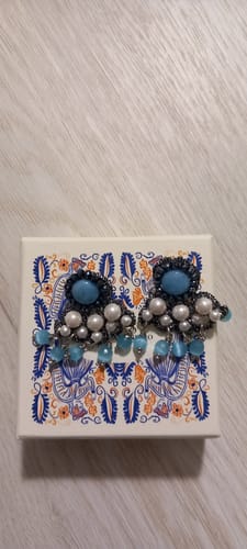 Customer photo review of Orecchini a bottone Audrey celeste