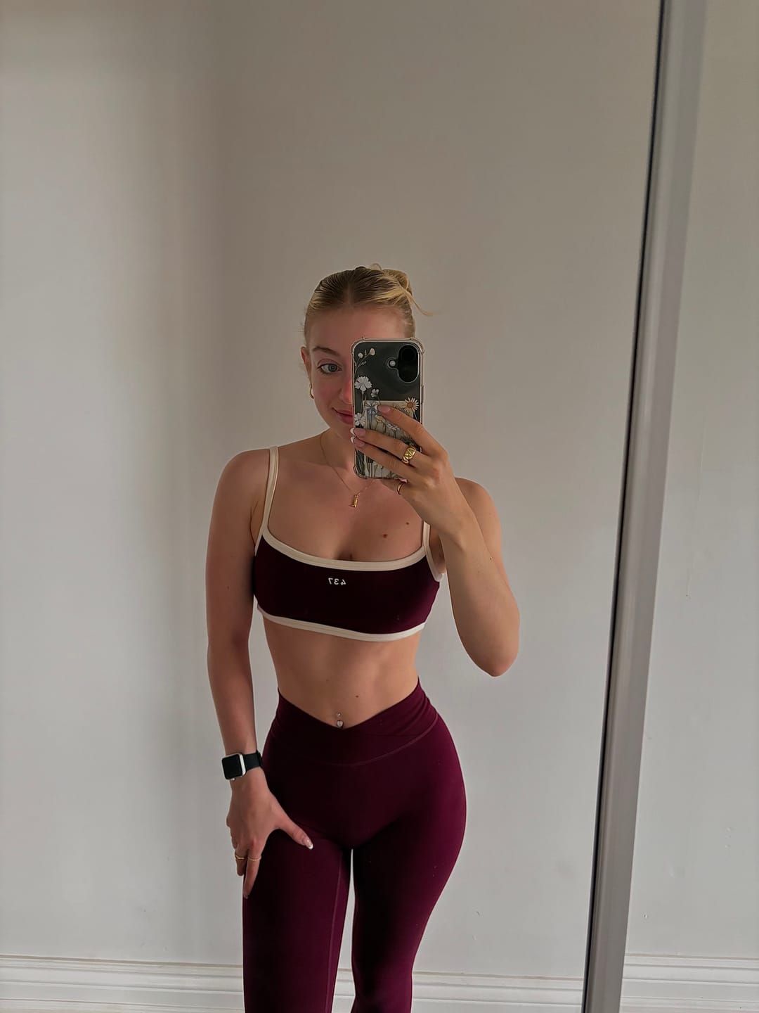 Customer photo review of The Micro Bra / BlackCherry-Cream