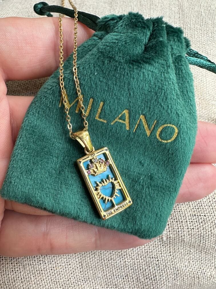 Customer photo review of Colección Tarot - Collares con Colgantes de las Cartas (Chapado en Oro 18K)