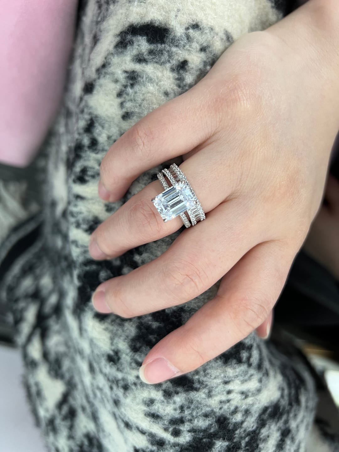 Customer photo review of S925 4.5Ct Emerald Cut Wedding Ring Set With Emerald Cut Wedding Band
