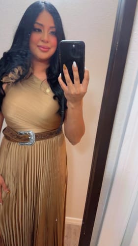 Customer photo review of VESTIDO LESLIE