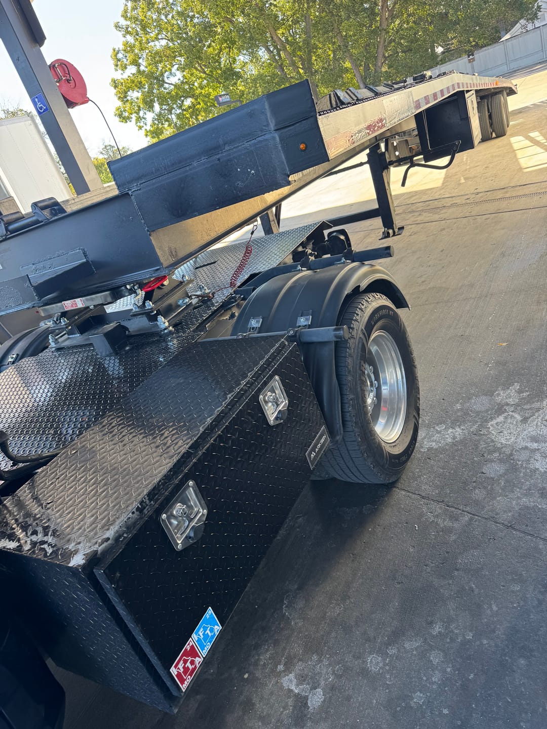 Customer photo review of Tulga T10 5th Wheel Hitch & No-Drill Easy Installation Mounting Kit for Ford F350/F450 Trucks with Factory Prep Package