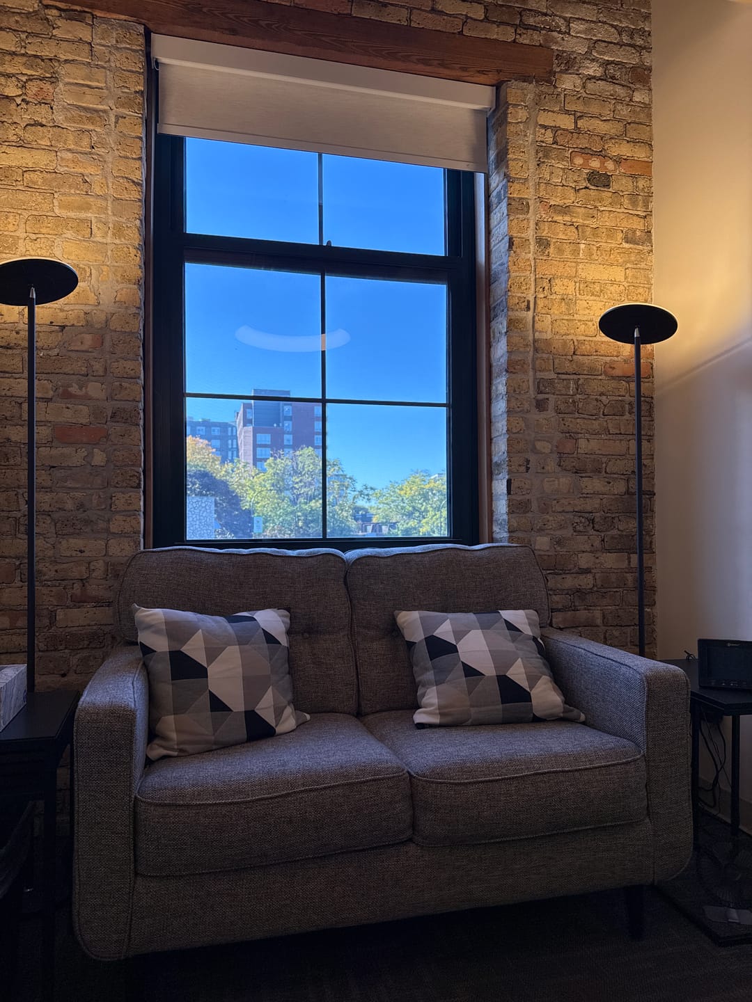 Customer photo review of SmartWings Motorized Roller Shades 100% Blackout Linen