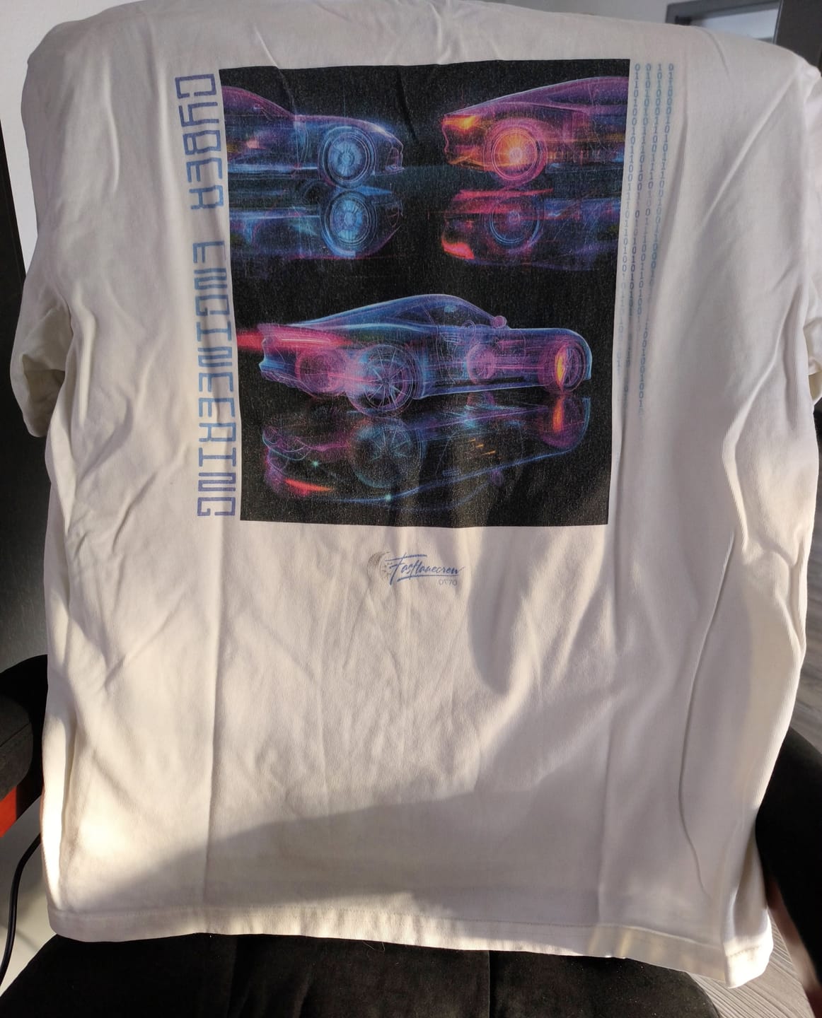 Customer photo review of HQ Oversize T-SHIRT | Cyber Engineering | Unisex