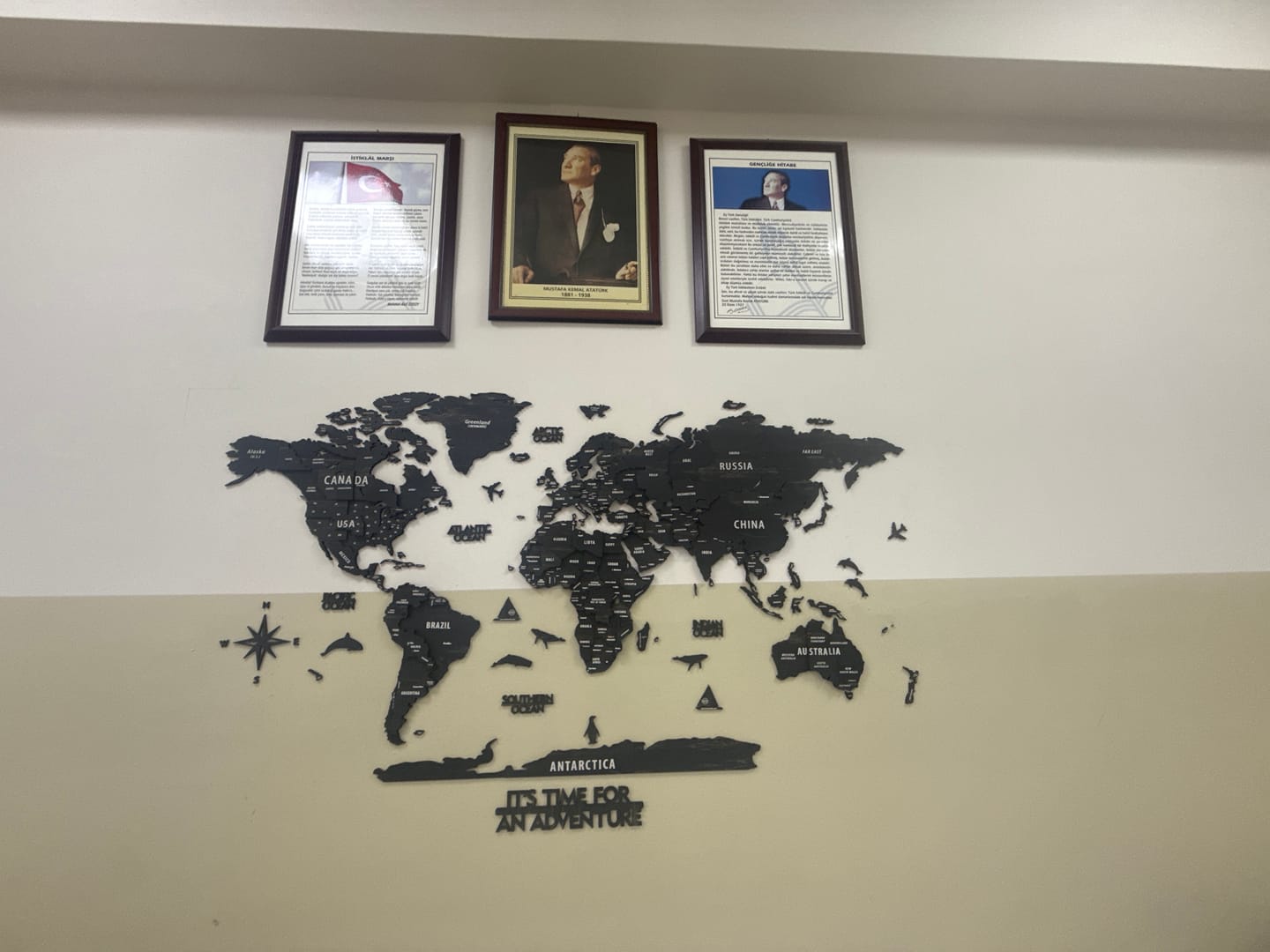 Customer photo review of Ahşap Dünya Haritası - Çok Katmanlı 3D Ahşap Duvar Dekoru (Tuana)