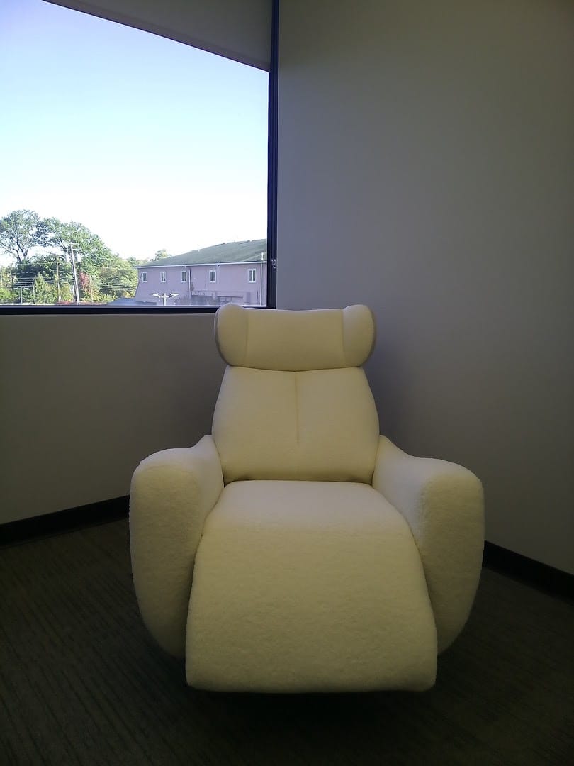 Customer photo review of SwanSing Single-Seater Power Zero Gravity Chair Recliner