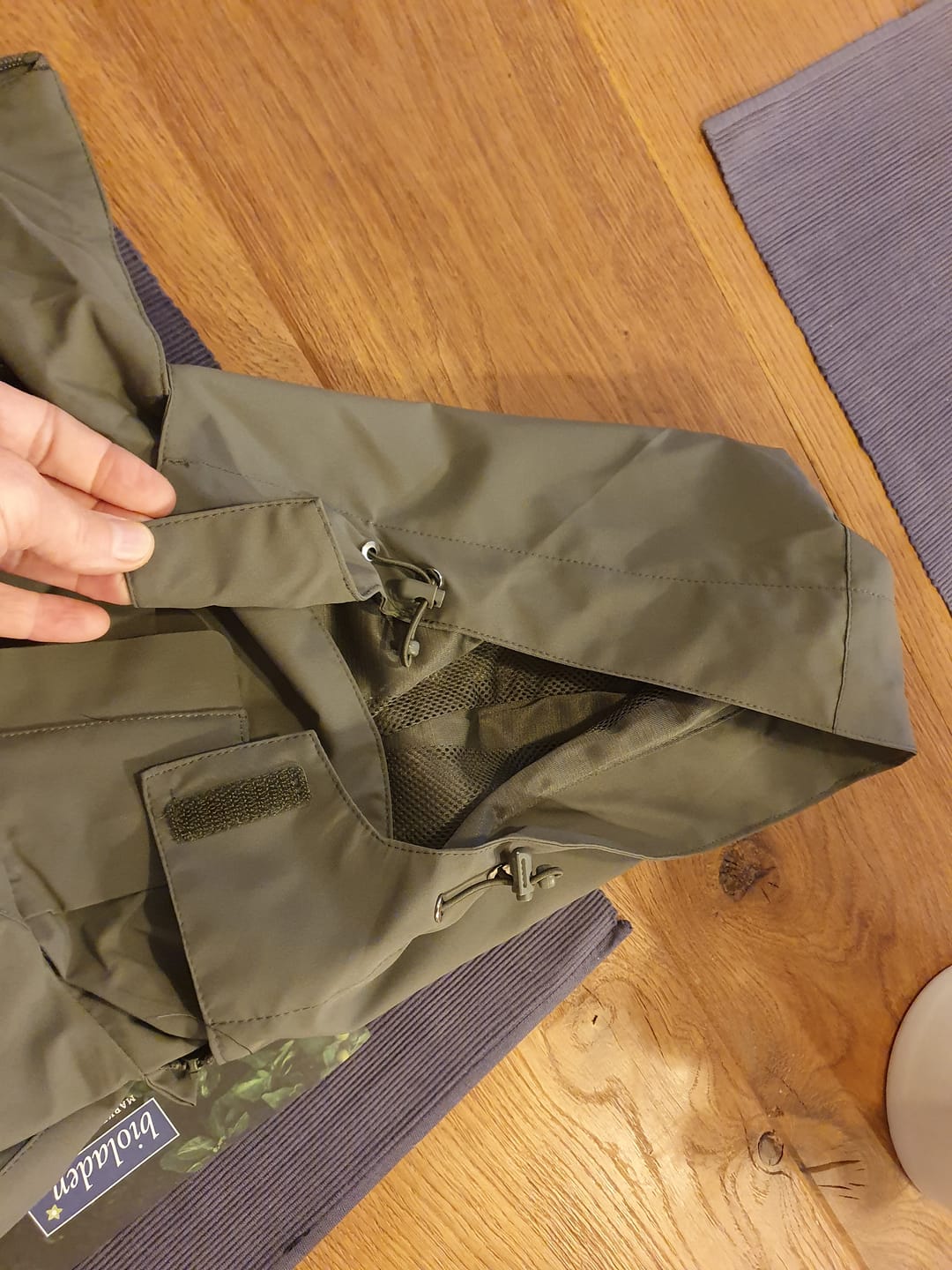 Customer photo review of 2-in-1 Ultraleichte Regenjacke & Fleecejacke für Frauen – Wind & wasserdicht