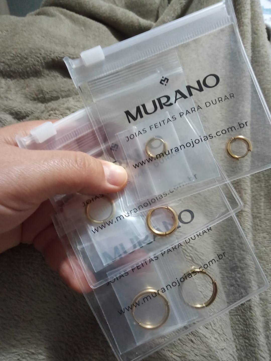 Customer photo review of Brinco Trio de Argolas Banhado em Ouro 18K