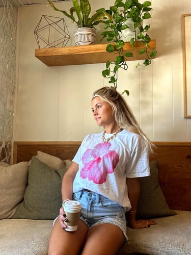 Customer photo review of hibiscus classic tee