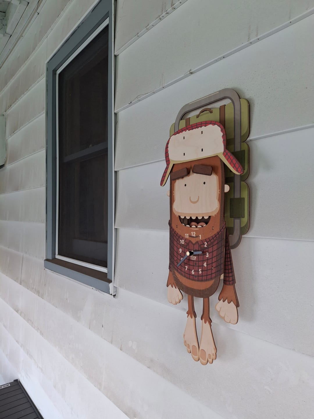 Customer photo review of Earl the Bigfoot Pendulum Clock