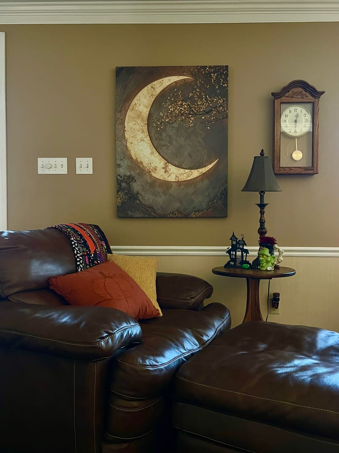 Customer photo review of Moon Blossoms v7 Wall Art – Crescent Moon with Golden Blossoms for Bedroom & Living Room Décor
