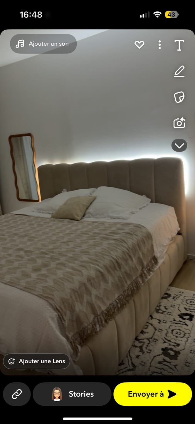 Customer photo review of Lit coffre design avec tête de lit matelassée - JADE