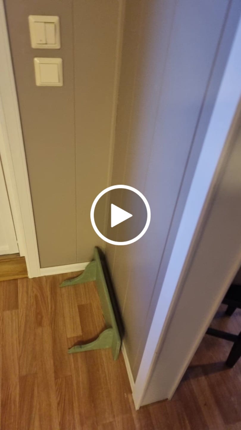 Customer video review of Bente subway selvklebende veggfliser