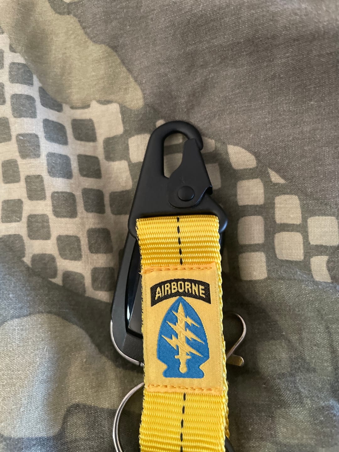 Customer photo review of 2-Below-Bite Static Line Lanyard Keychain