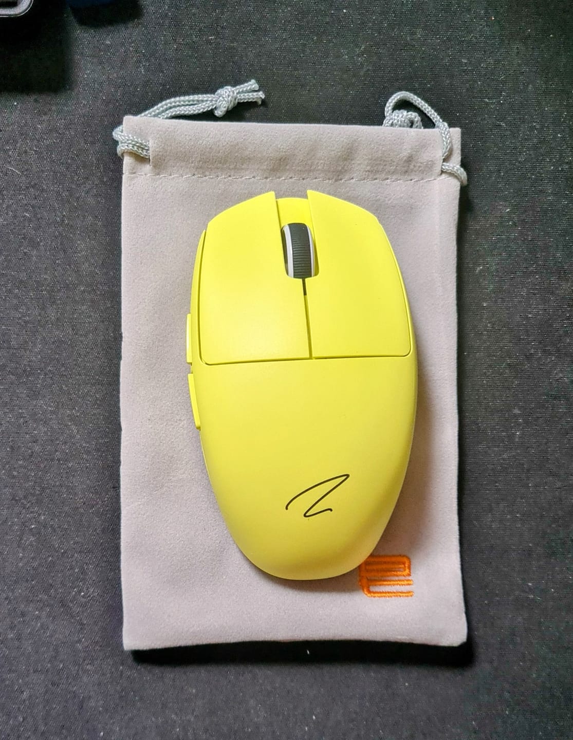 Customer photo review of Zaopin Z1 Pro 4K Wireless Mouse