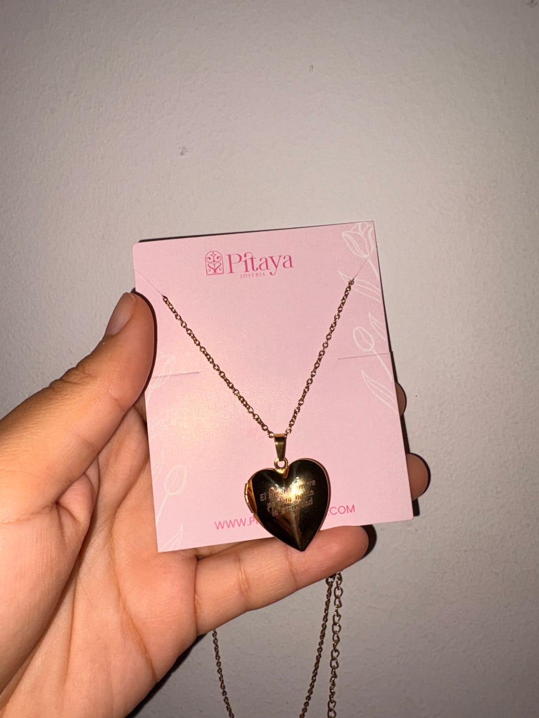 Customer photo review of Relicario Love Personalizado