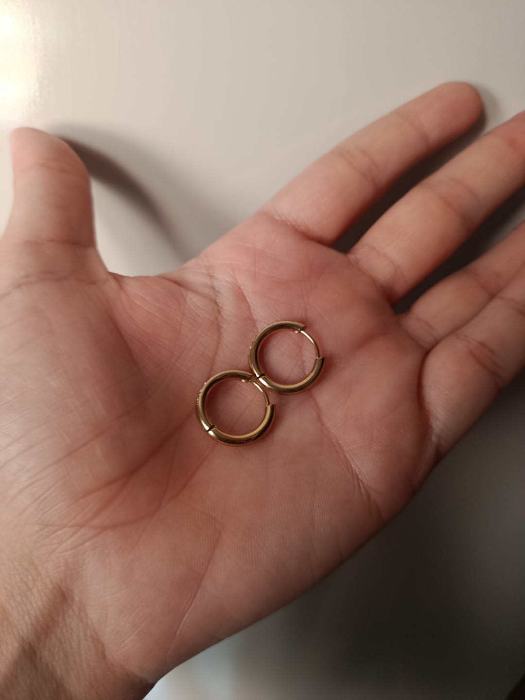 Customer photo review of Brincos de Argola com Pedras Brilhantes 10MM Banhados em Ouro 18k