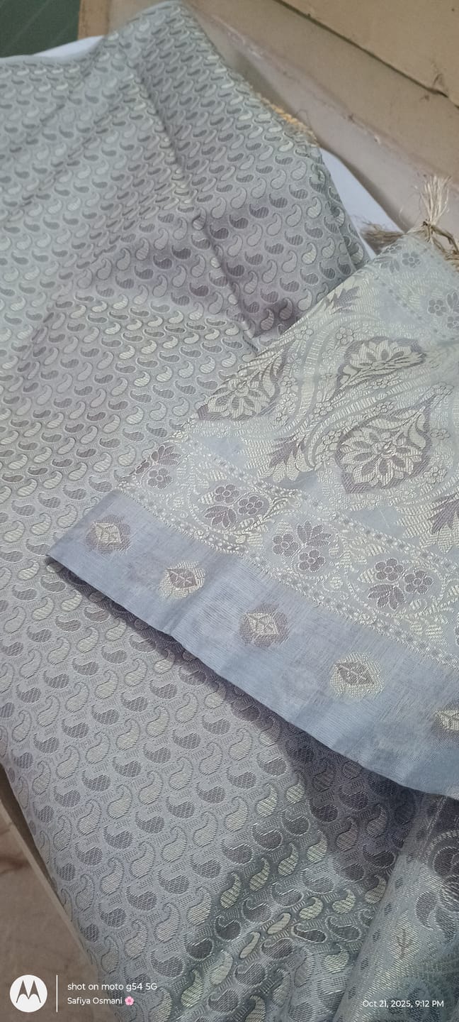 Customer photo review of Grey Surahi Jaal Cotton Silk Banarasi Suit