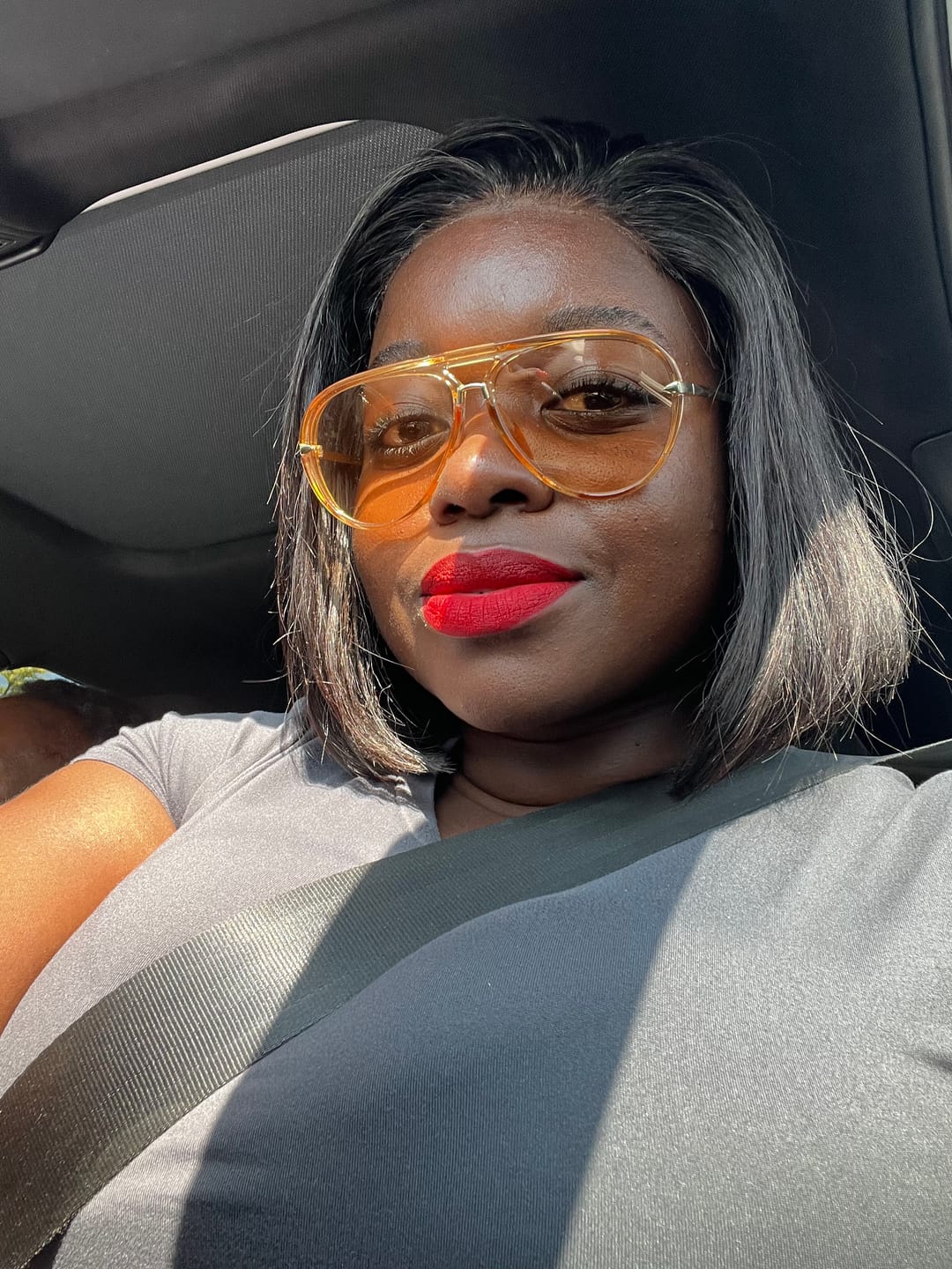 Customer photo review of Double Drawn Glue-less Pre- Bleached Bob 8 Inch - 14 Inch With 5 X 5 Closure