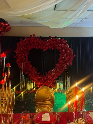 Customer photo review of 8ft Romantic Atmosphere Heart Shaped Red Rose Flower Wall Wedding Decoration Indoor